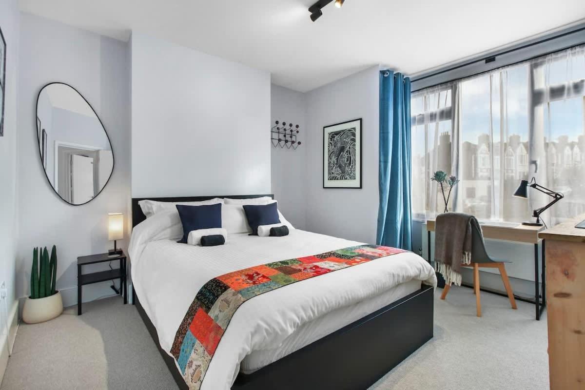 Modern Double Bedroom In City Apartment Room 1 伦敦 外观 照片
